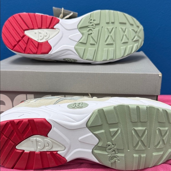 Asics Gel/Diablo  Beige Suede Sneakers with Red and Gray Accents - Picture 6 of 6